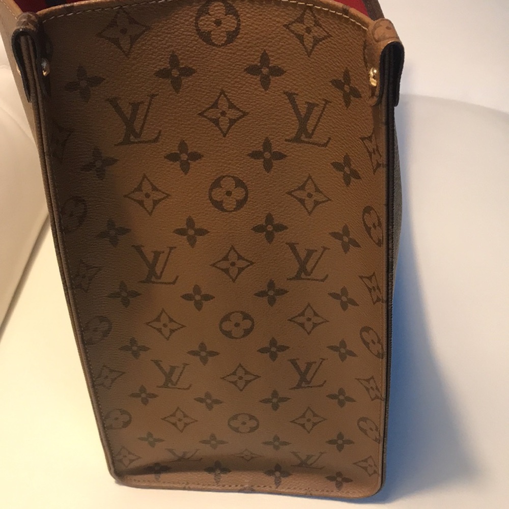 SOLD! Gorgeous Authentic Louis Vuitton Big Reverse Bag / Tote ๐. Like New. - Picture 7 of 16